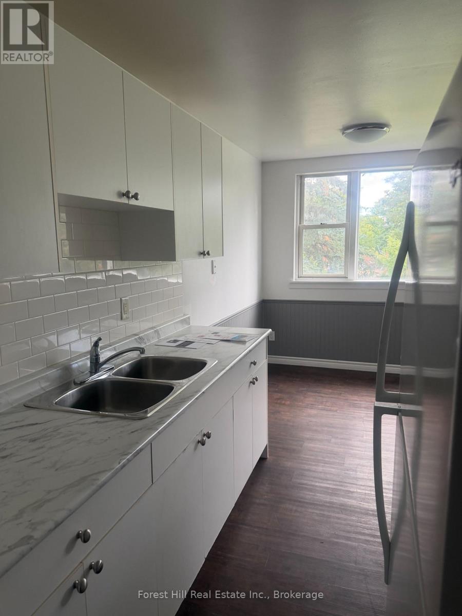 201 - 176 EIGHTH STREET, Collingwood — photo 3