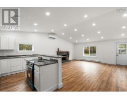 1649 Avondale Road, Mantua, NS B0N2A0 Photo 13