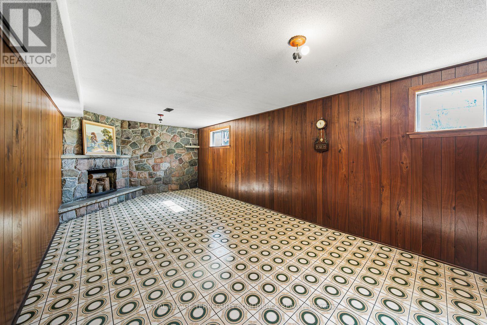 265 HORSHAM AVENUE - Image 28
