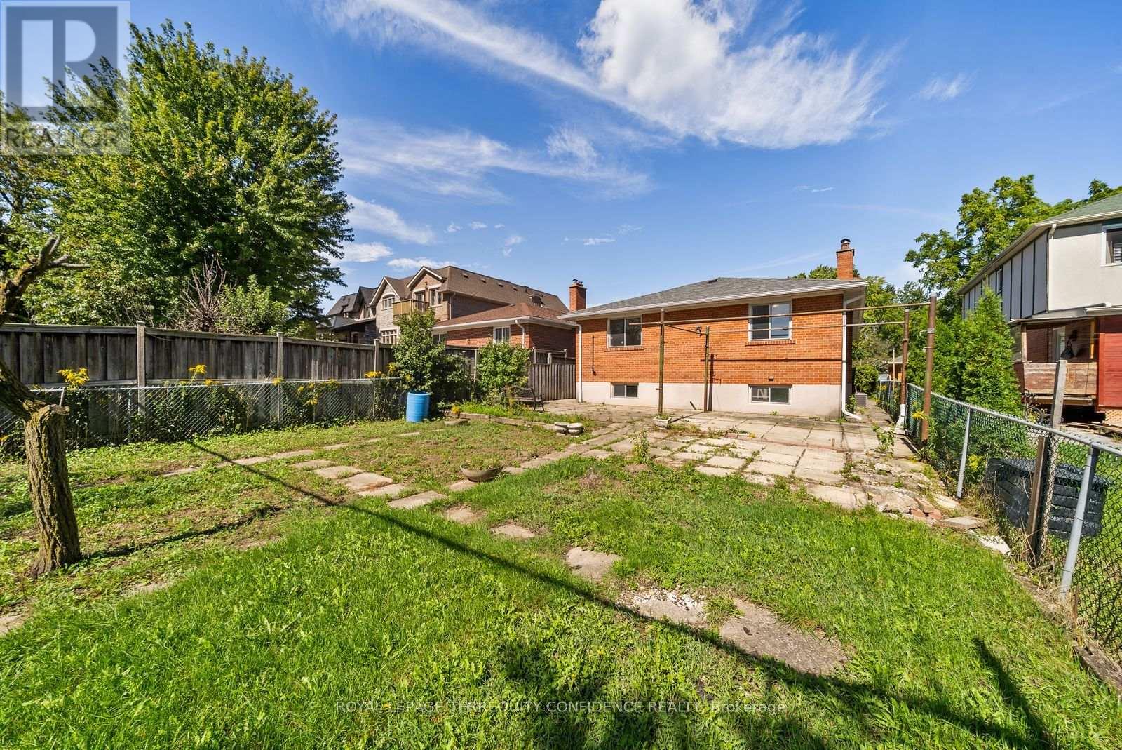 265 HORSHAM AVENUE - Image 38