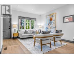 Living room - 487 Winnett Avenue, Toronto, ON M6C3M6 Photo 7