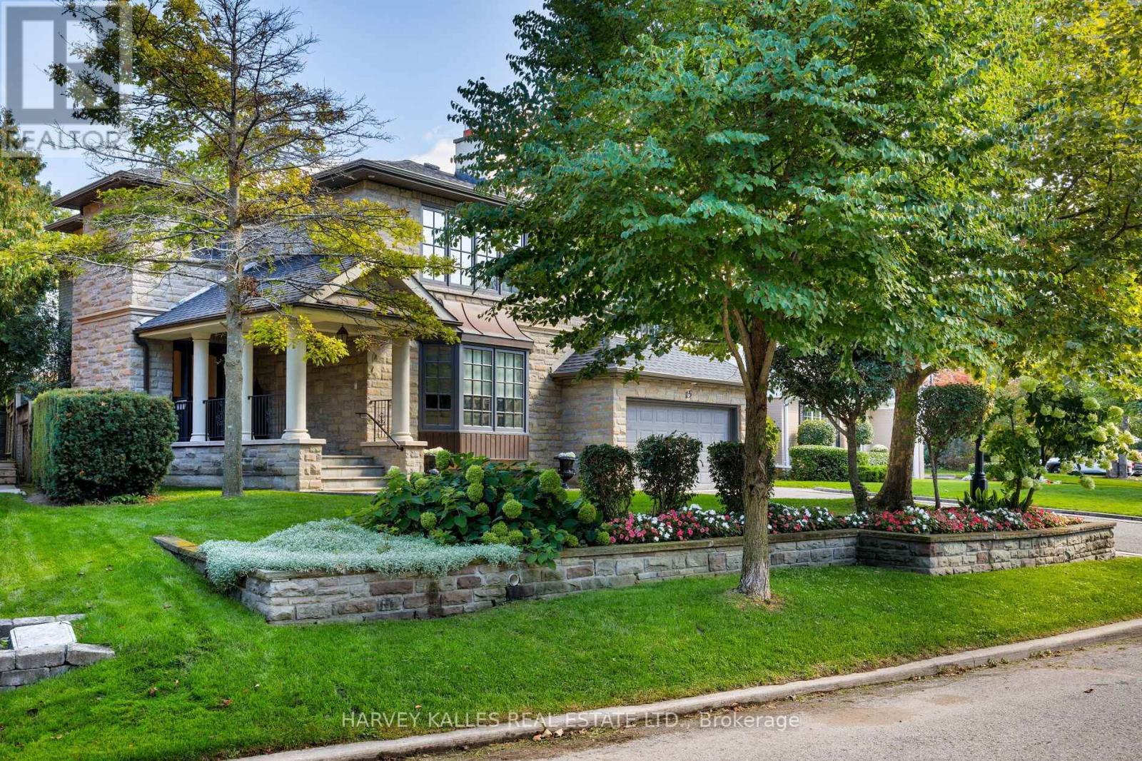 15 Moorehill Drive, Toronto — photo 4