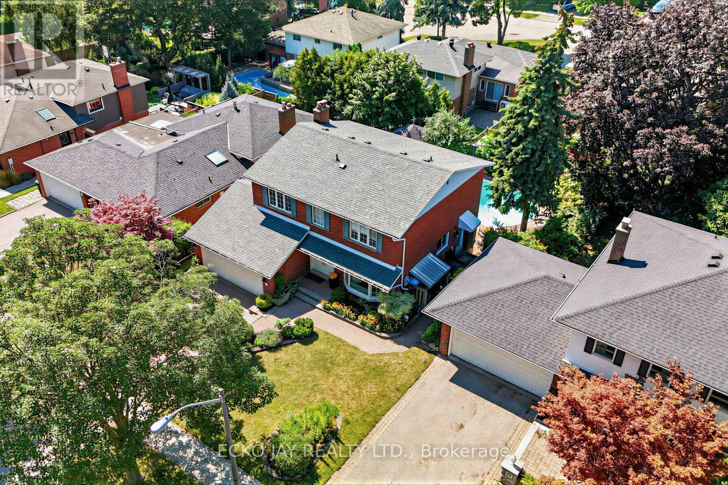 22 MEADOWGLADE CRESCENT - 42