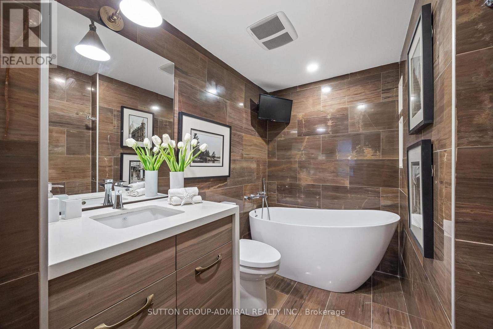 #206 350 LONSDALE ROAD - Image 26