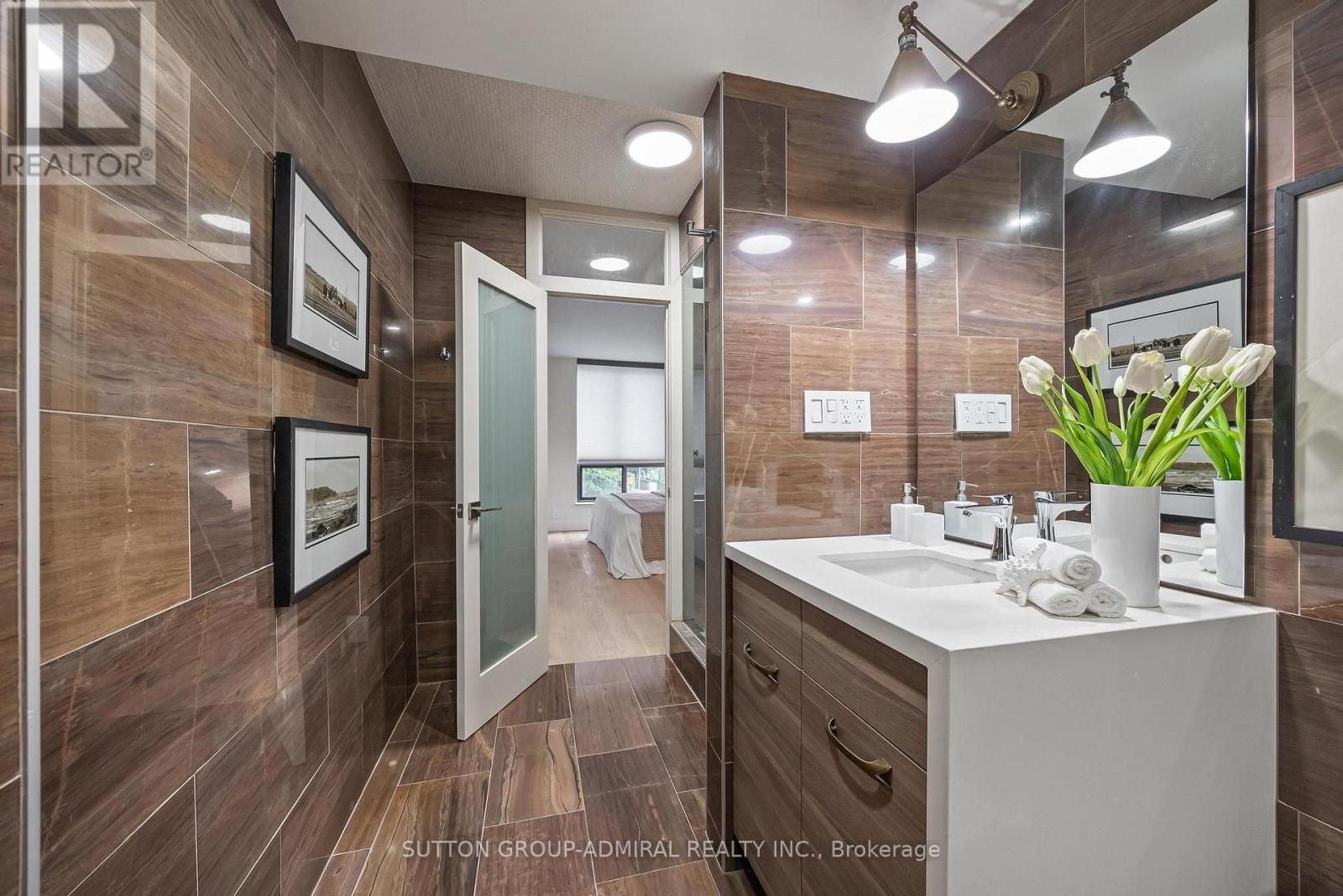 #206 350 LONSDALE ROAD - Image 27