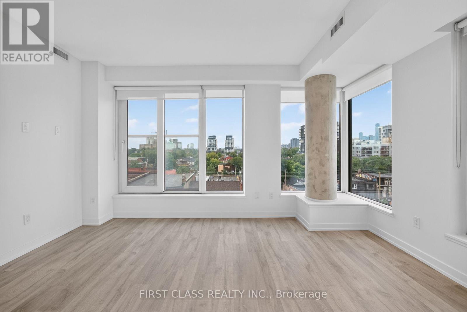 #702 2 AUGUSTA AVENUE - 19