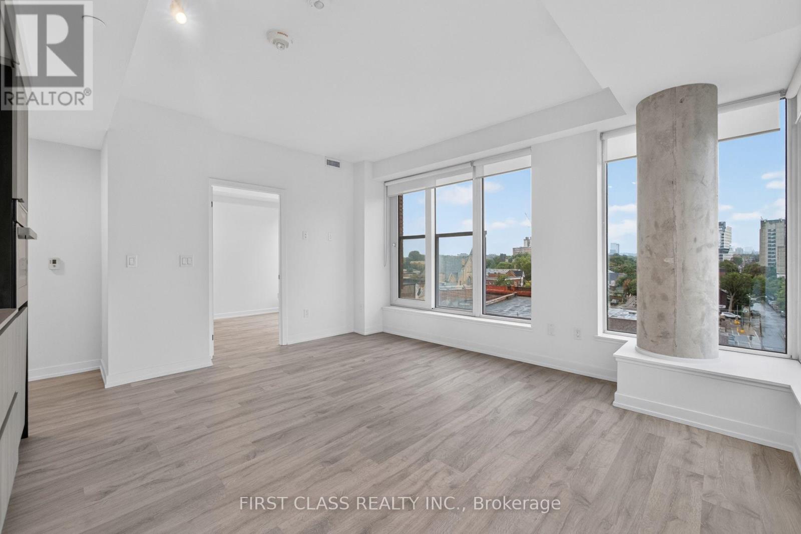 #702 2 AUGUSTA AVENUE - Image 20