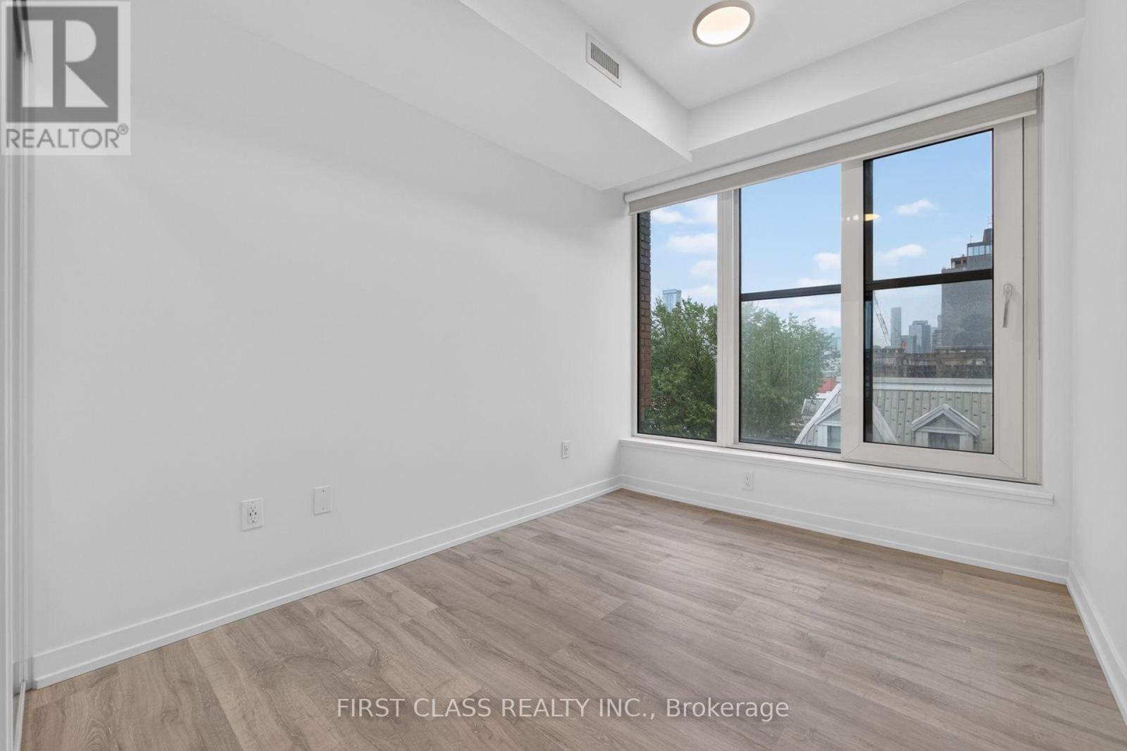 #702 2 AUGUSTA AVENUE - Image 21
