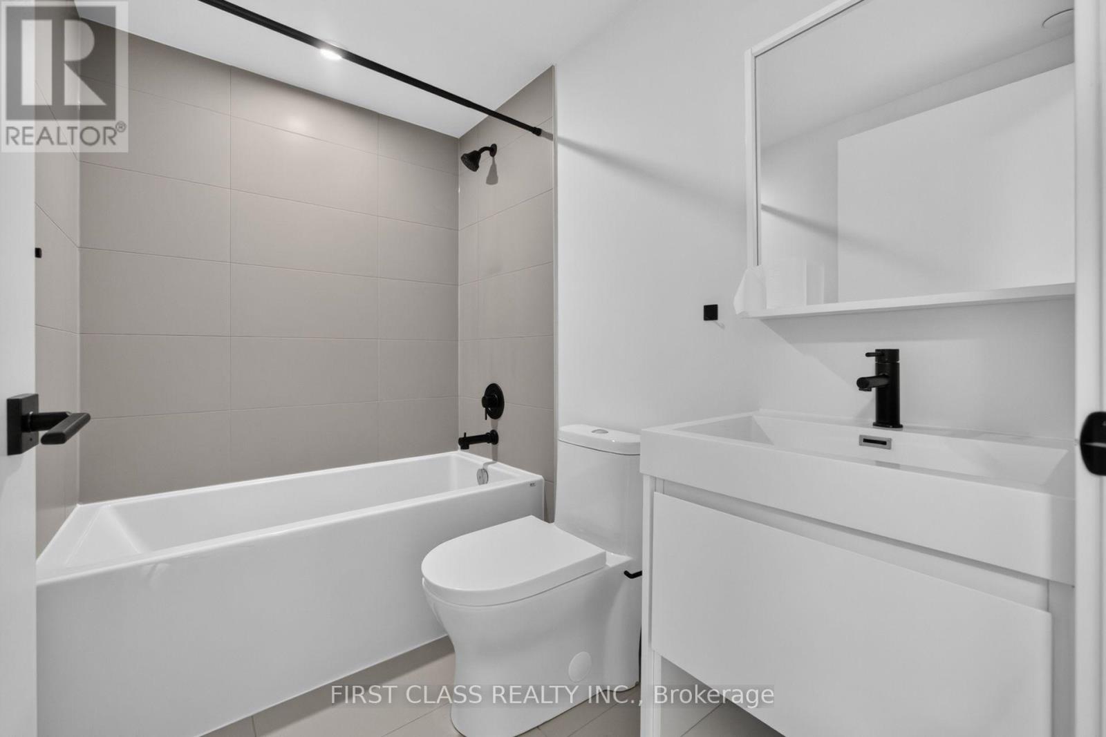 #702 2 AUGUSTA AVENUE - 25