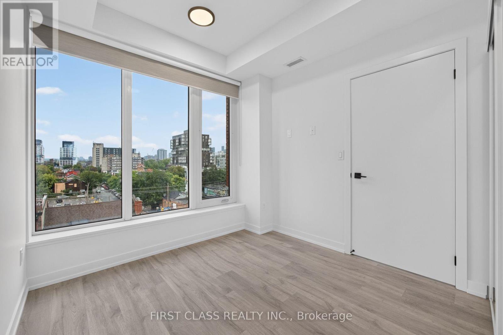 #702 2 AUGUSTA AVENUE - Image 27