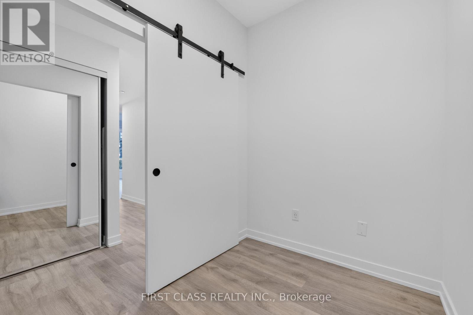 #702 2 AUGUSTA AVENUE - 34