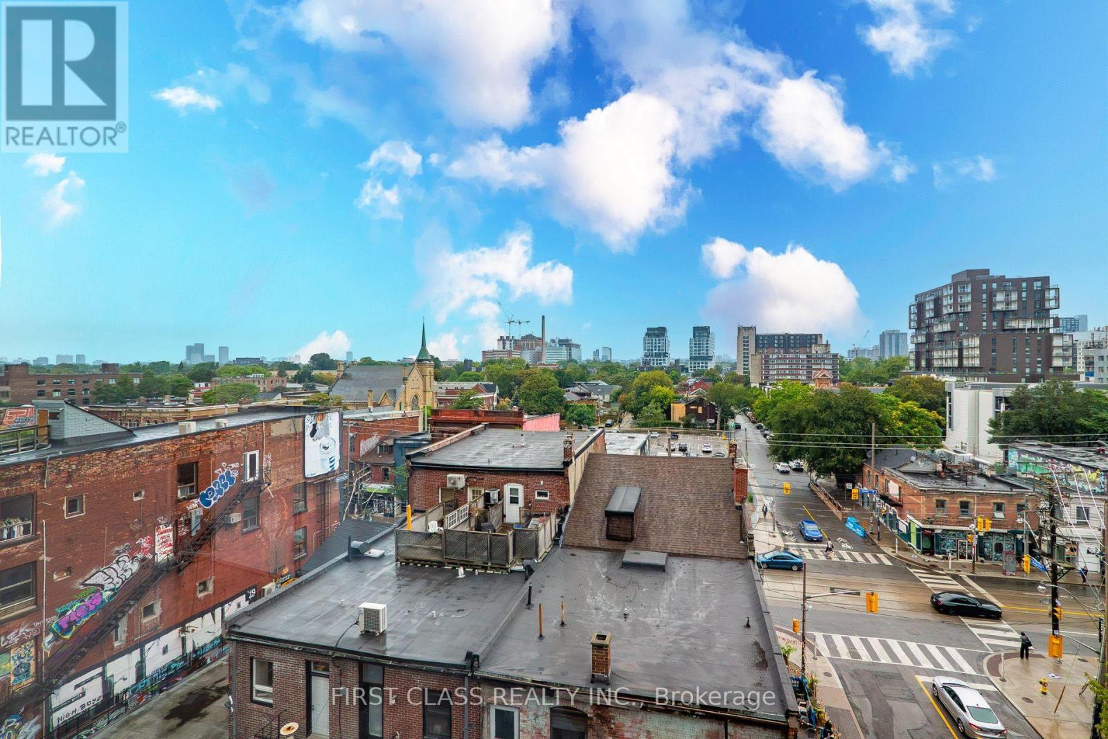 #702 2 AUGUSTA AVENUE - Image 38