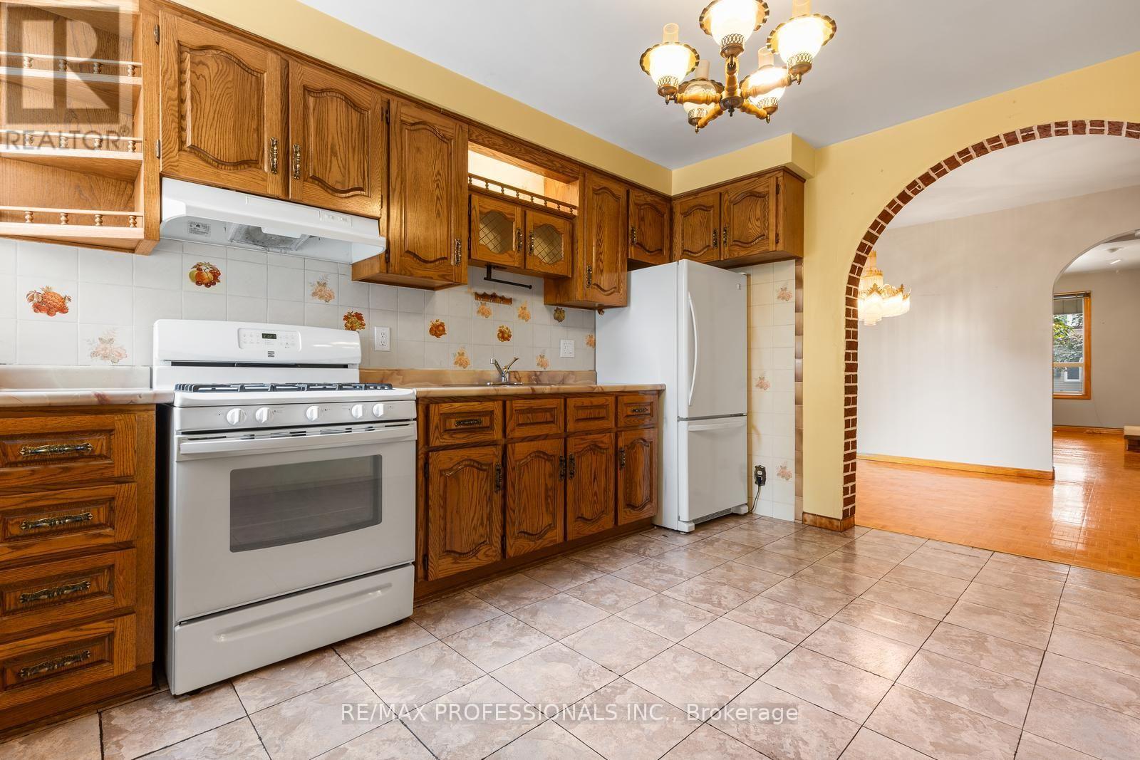 4 STANTON AVENUE - 7