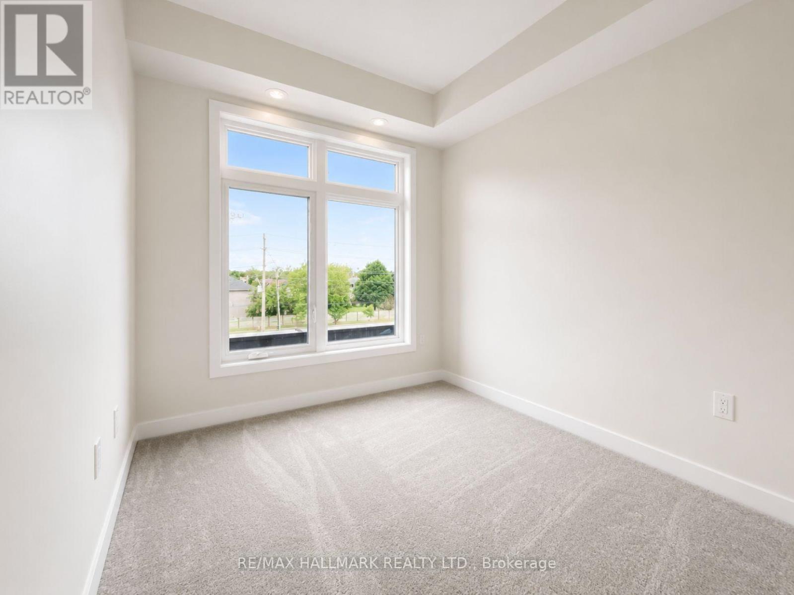 #101 1865 PICKERING PARKWAY S - Image 16