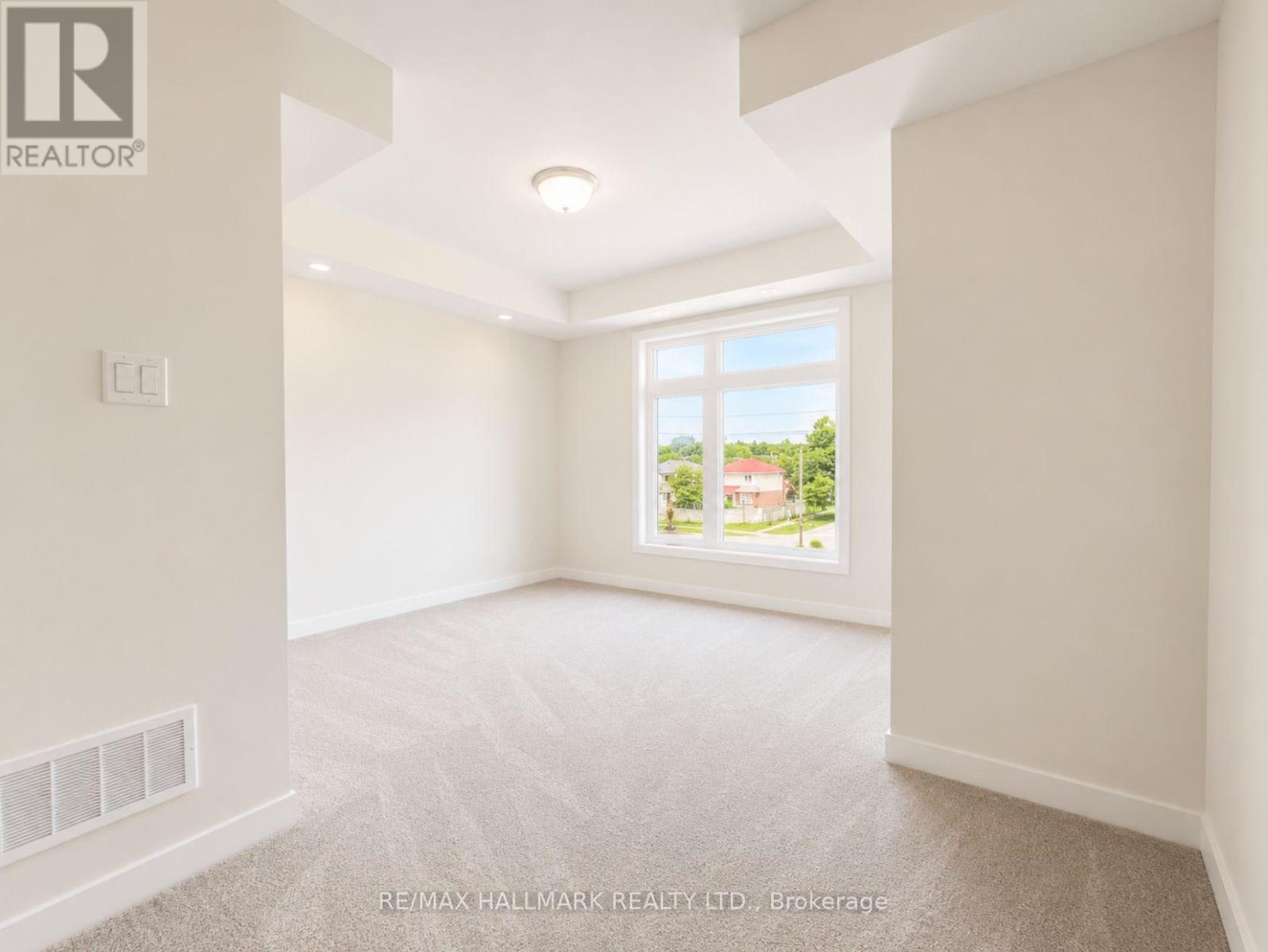 #101 1865 PICKERING PARKWAY S - 18