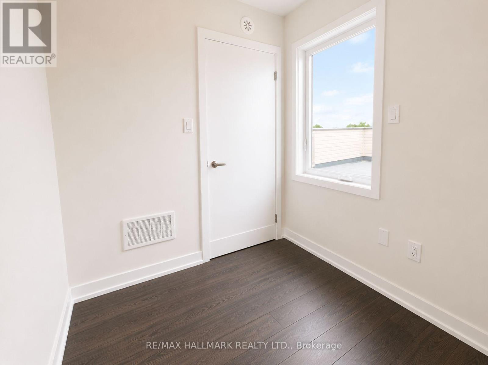 #101 1865 PICKERING PARKWAY S - Image 24