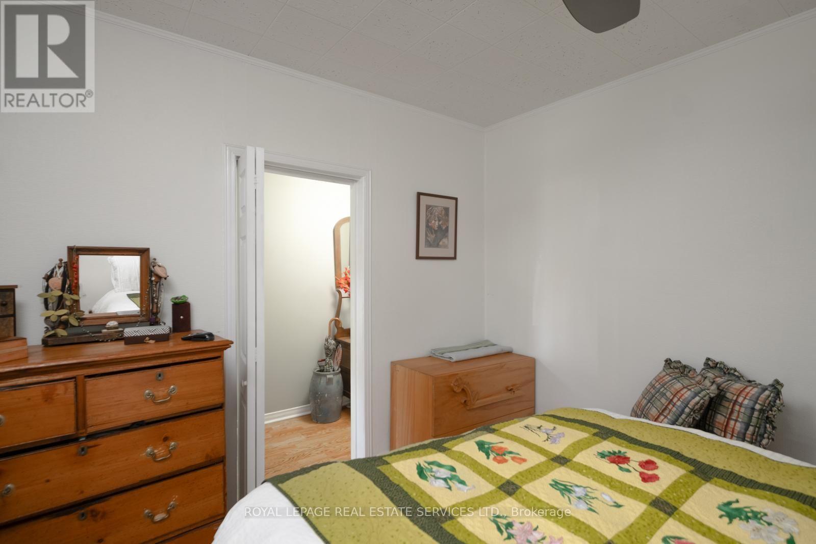 29 SHUDELL AVENUE - 12
