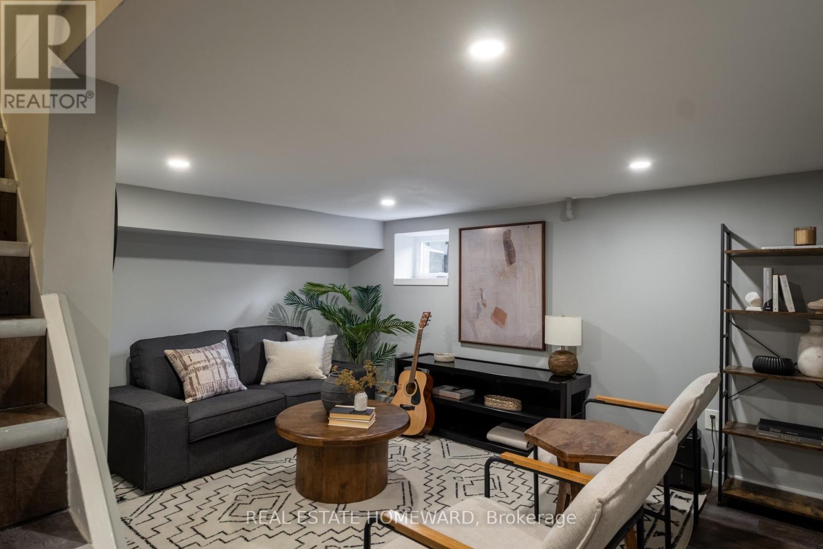 38 POUCHER STREET - 24
