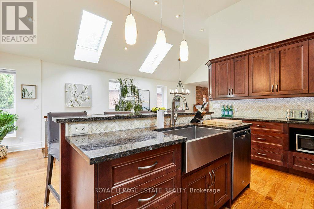 10 QUEENSGROVE ROAD - Image 12