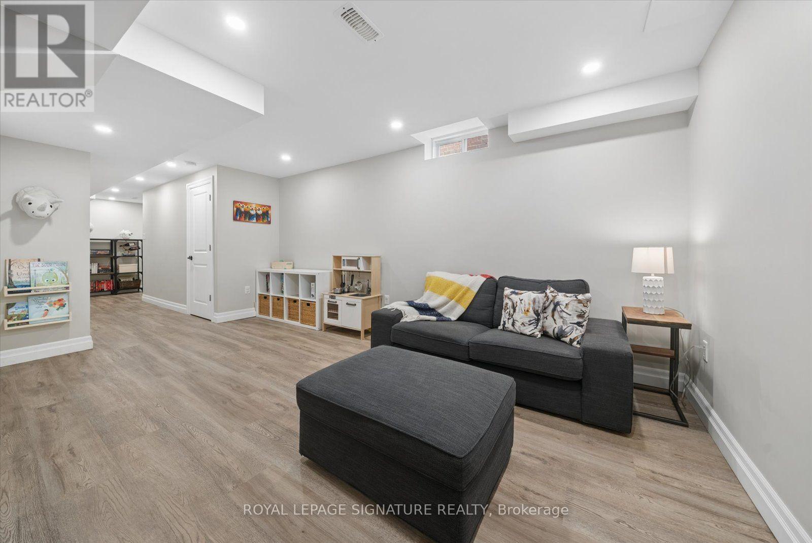 196 Mallory Street, Clarington, ON photo 33