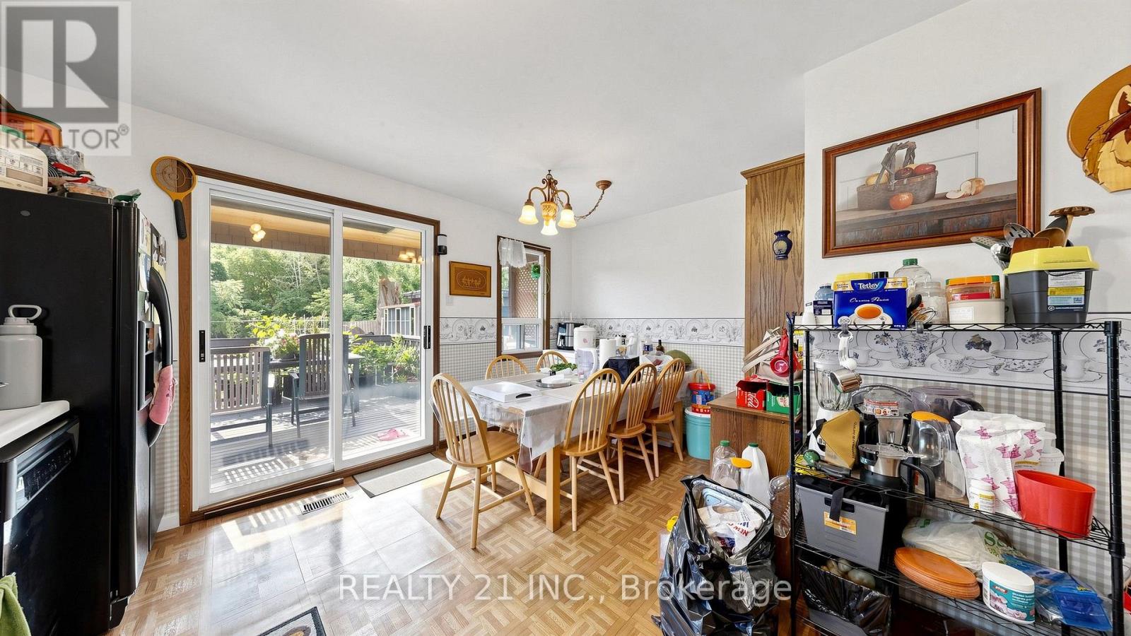 48 MEGAN AVENUE - 10