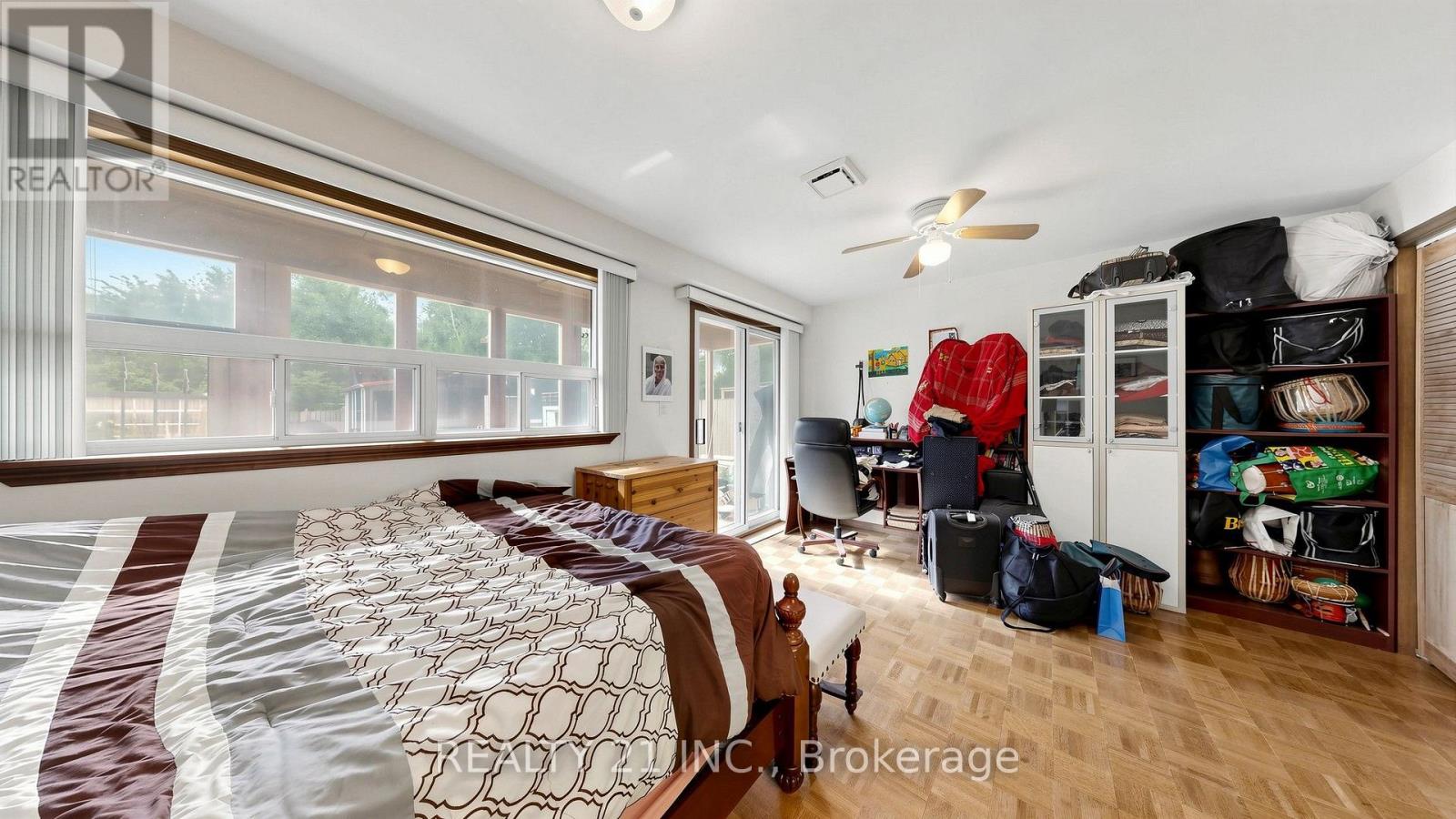 48 MEGAN AVENUE - 16