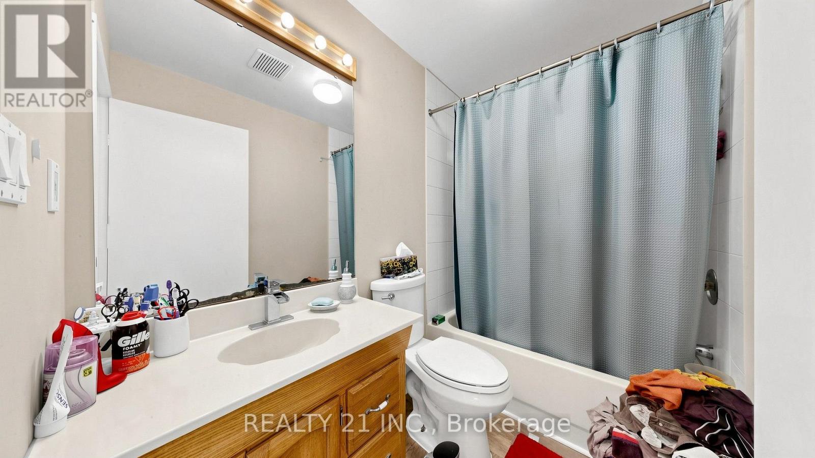 48 MEGAN AVENUE - 17