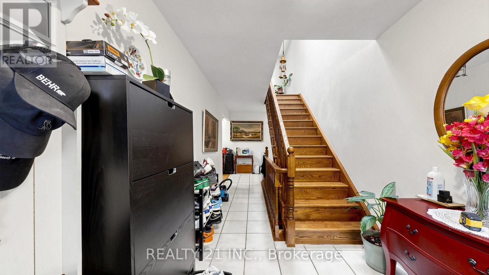 48 MEGAN AVENUE - 20