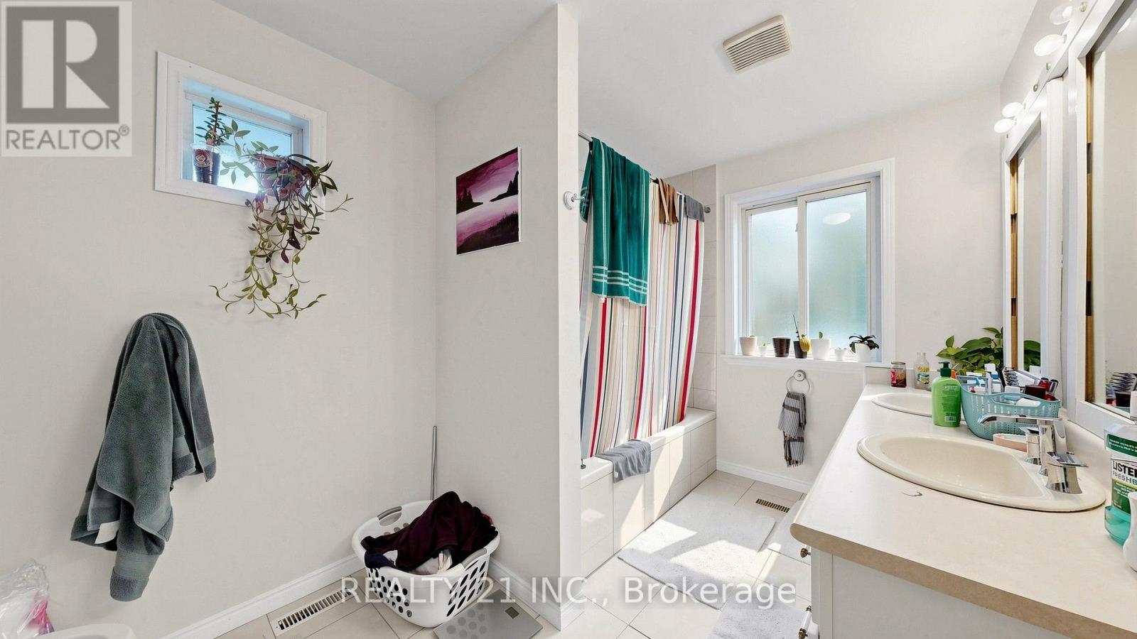 48 MEGAN AVENUE - Image 29