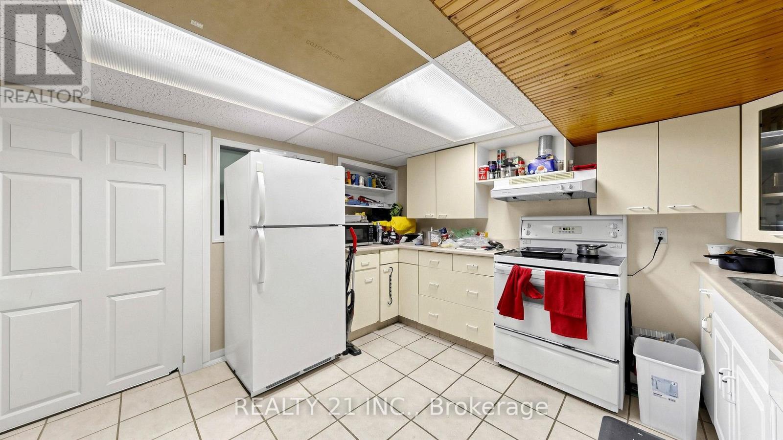 48 MEGAN AVENUE - Image 30