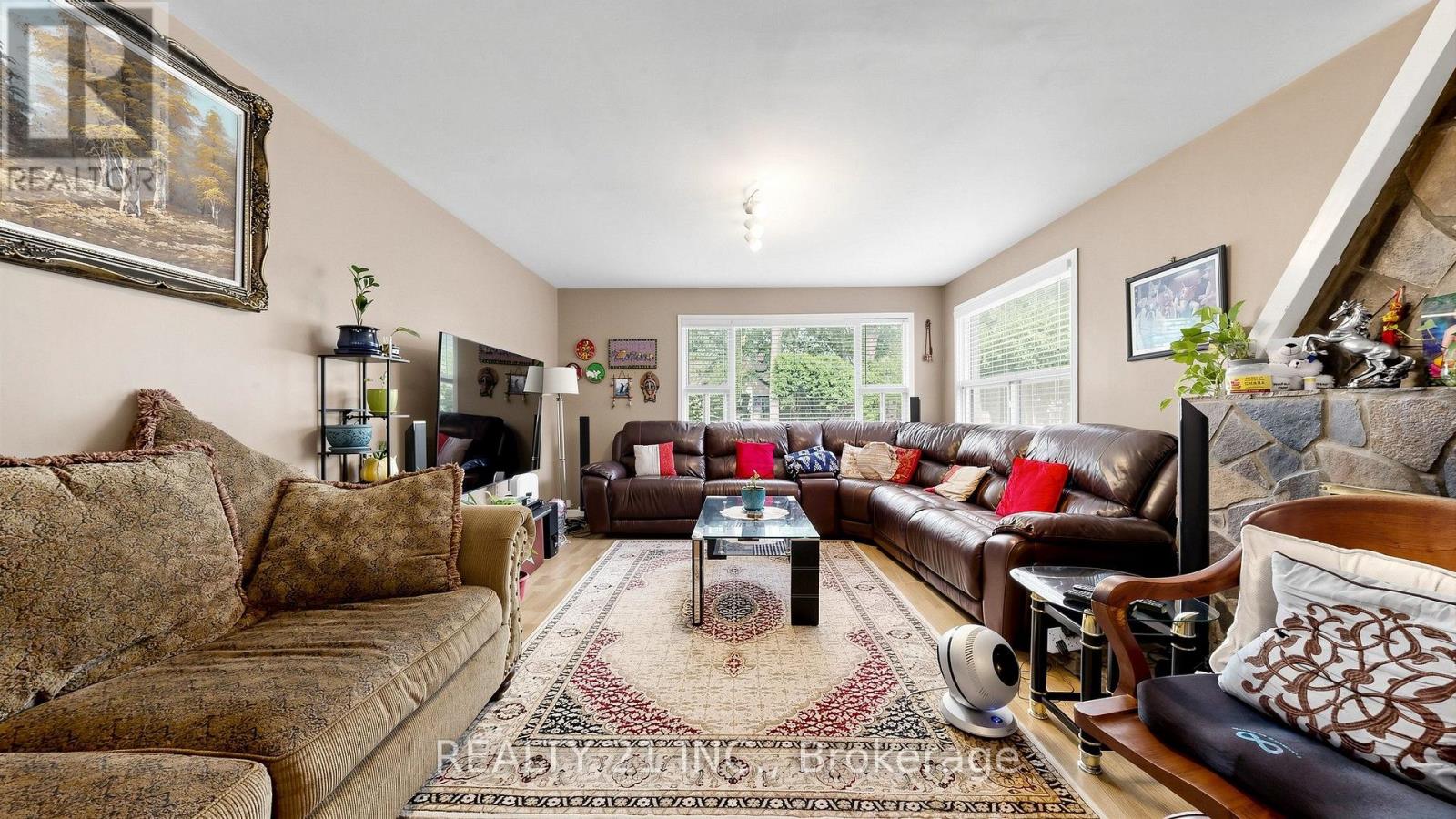 48 MEGAN AVENUE - 6