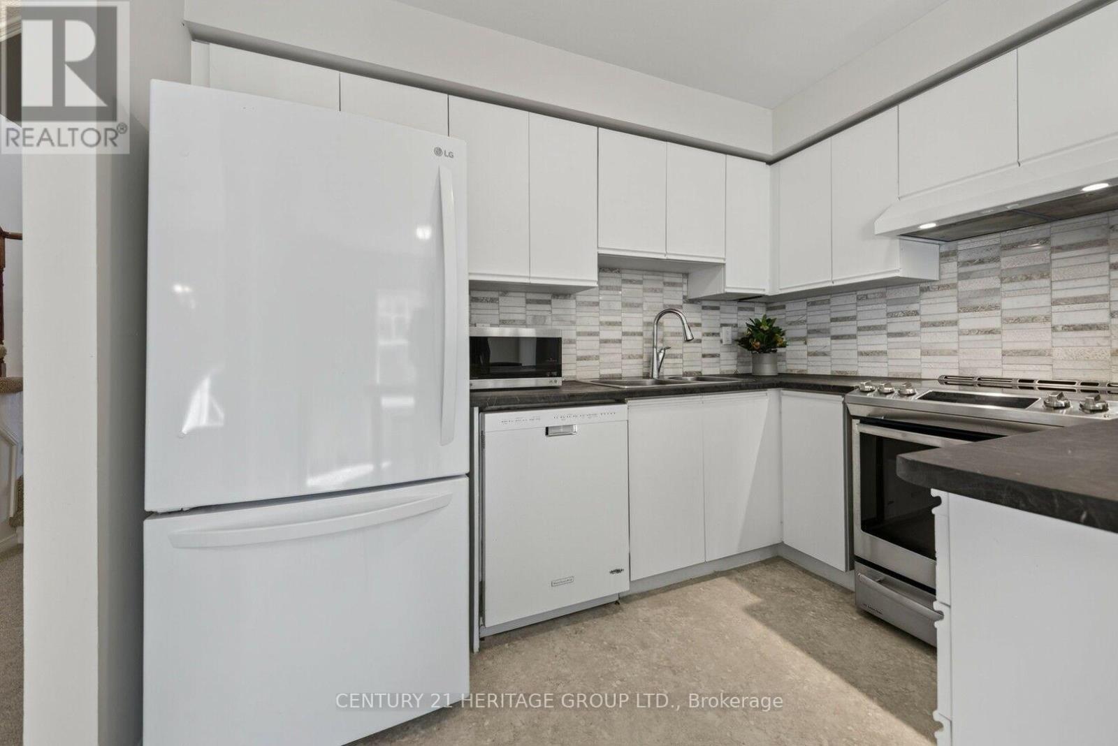 39 HARMONY CIRCLE - 4