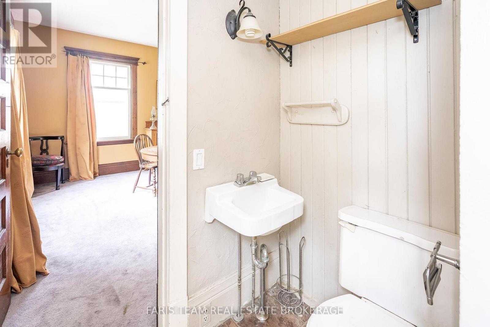 105 BARRIE STREET - Image 20