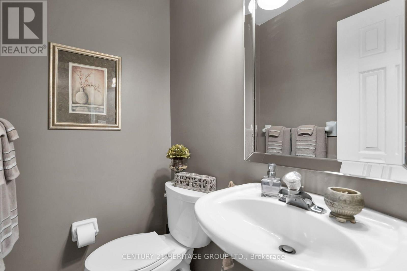 83 MOSAICS AVENUE - 22