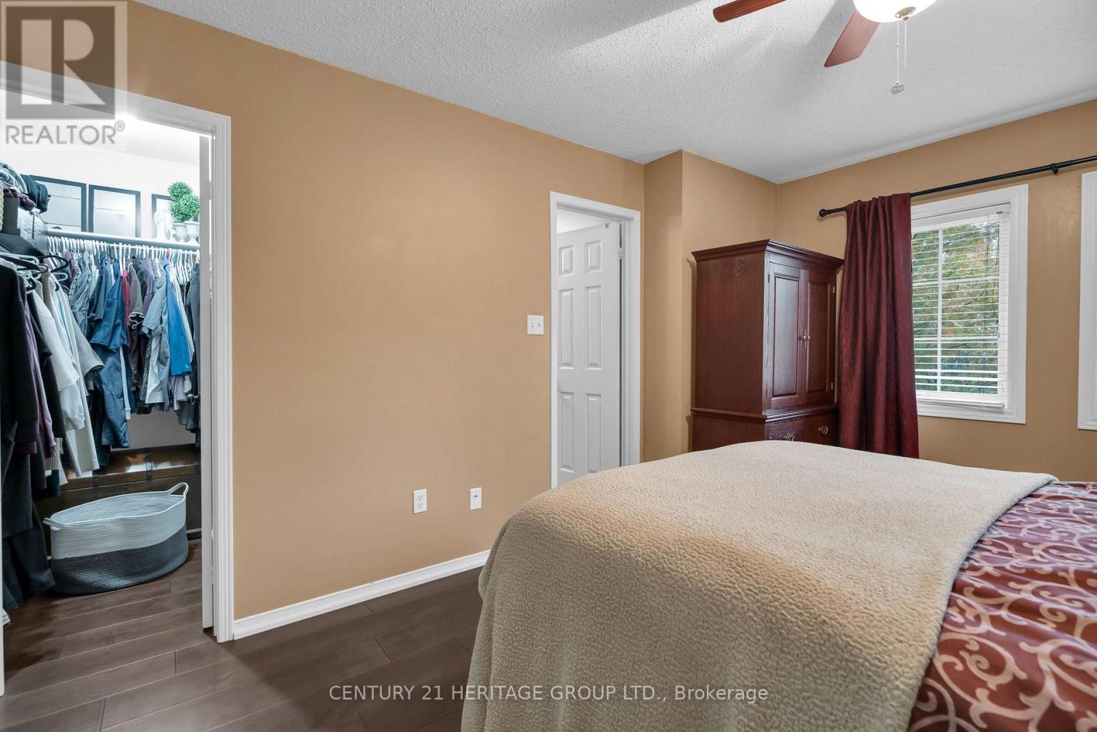 83 MOSAICS AVENUE - Image 24