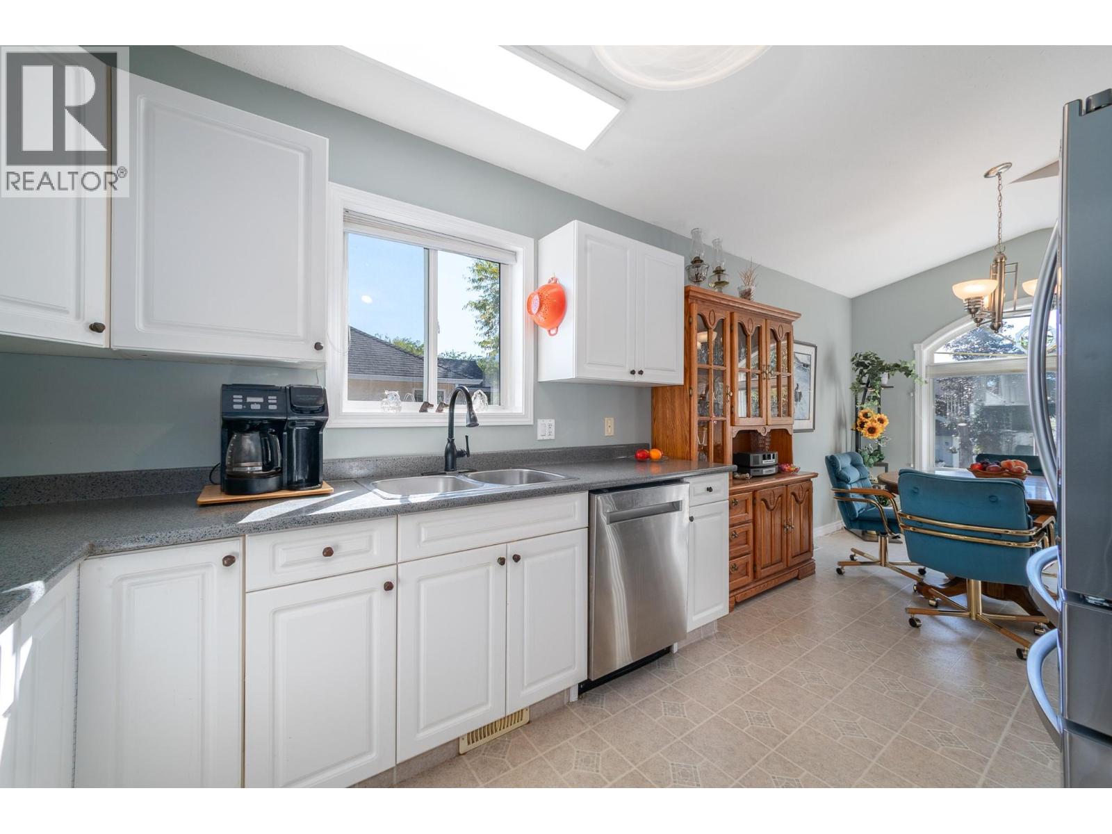 416 Sumac Road E - 14