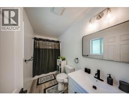 210 & 206 Belmond Road, Salmo, BC V0G1Z0 Photo 14