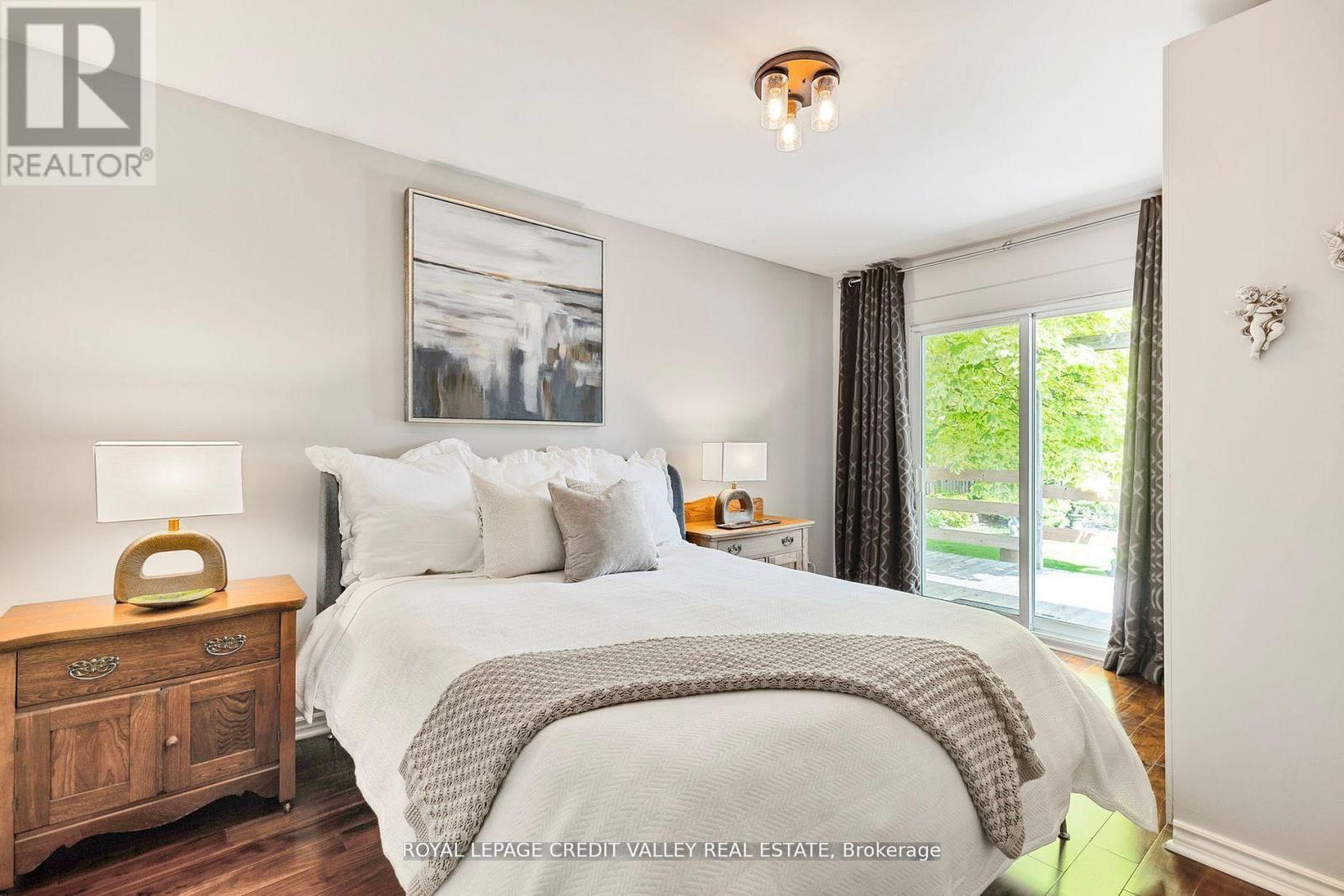 24 LADORE DRIVE - 16