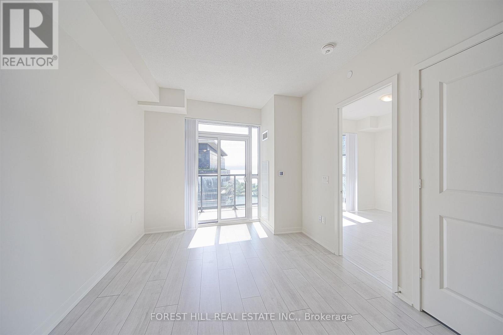 #2009 38 ANNIE CRAIG DRIVE - 17