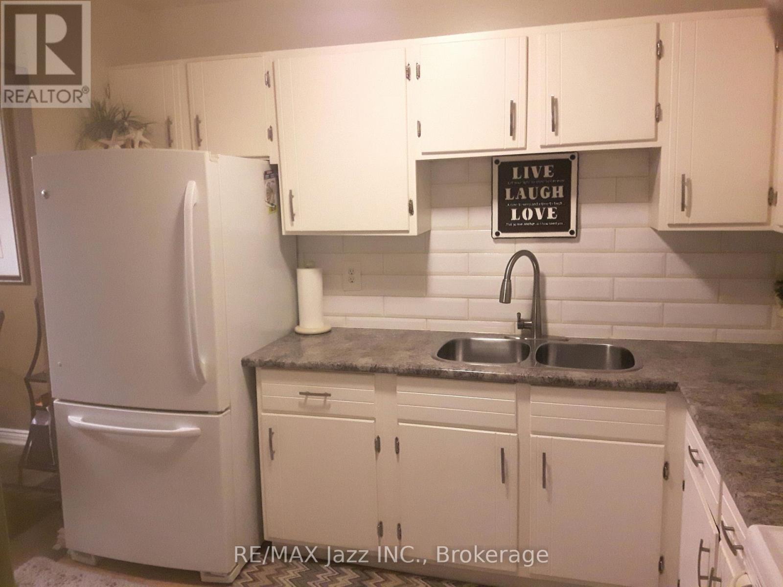 304 - 131 TAUNTON ROAD E, Oshawa (Centennial) — photo 2