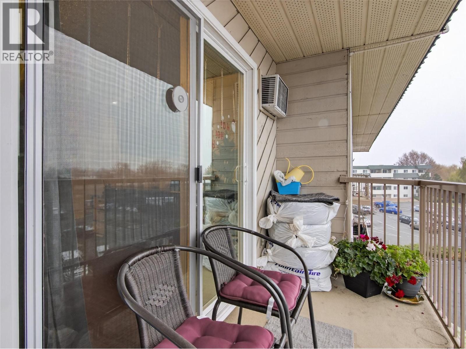 406 130 Skaha Place, Penticton