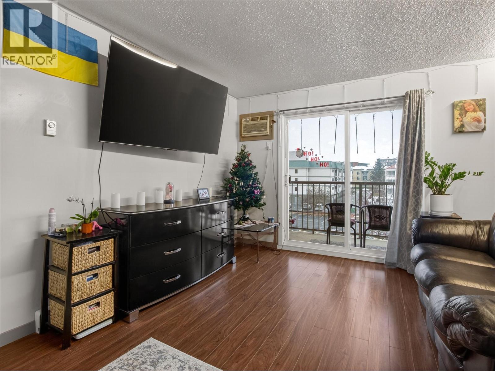 406 130 Skaha Place, Penticton