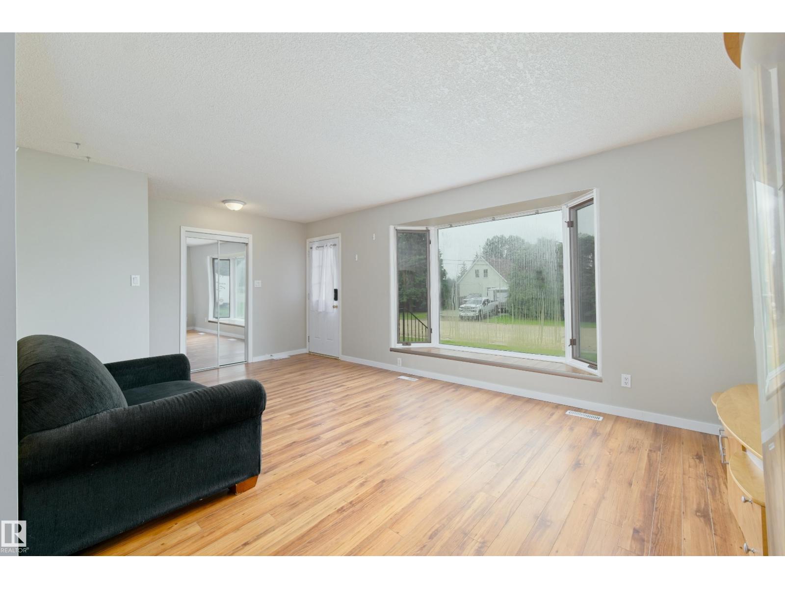 5313 57 ST - 11