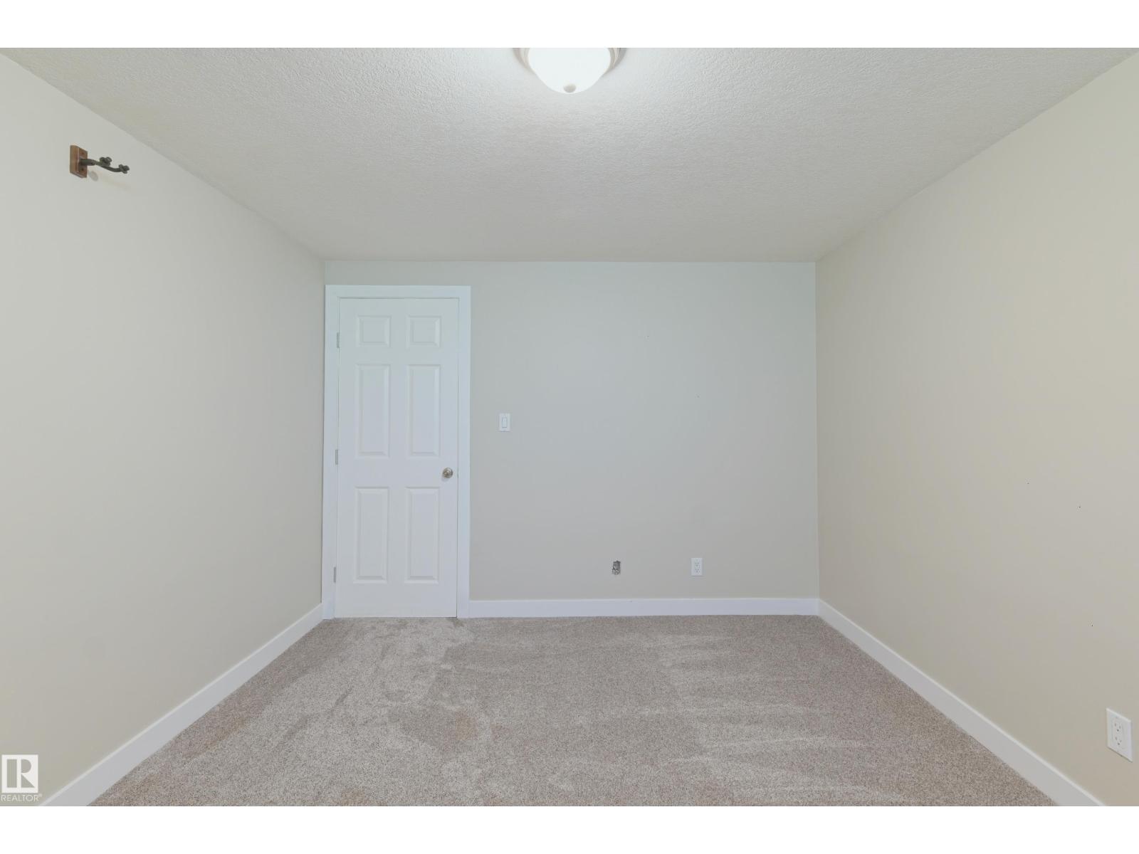 5313 57 ST - 30