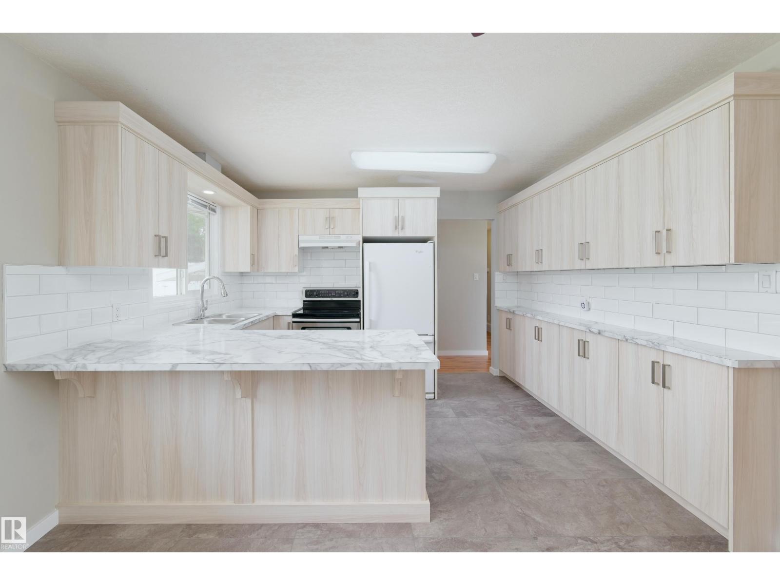 5313 57 ST - 8