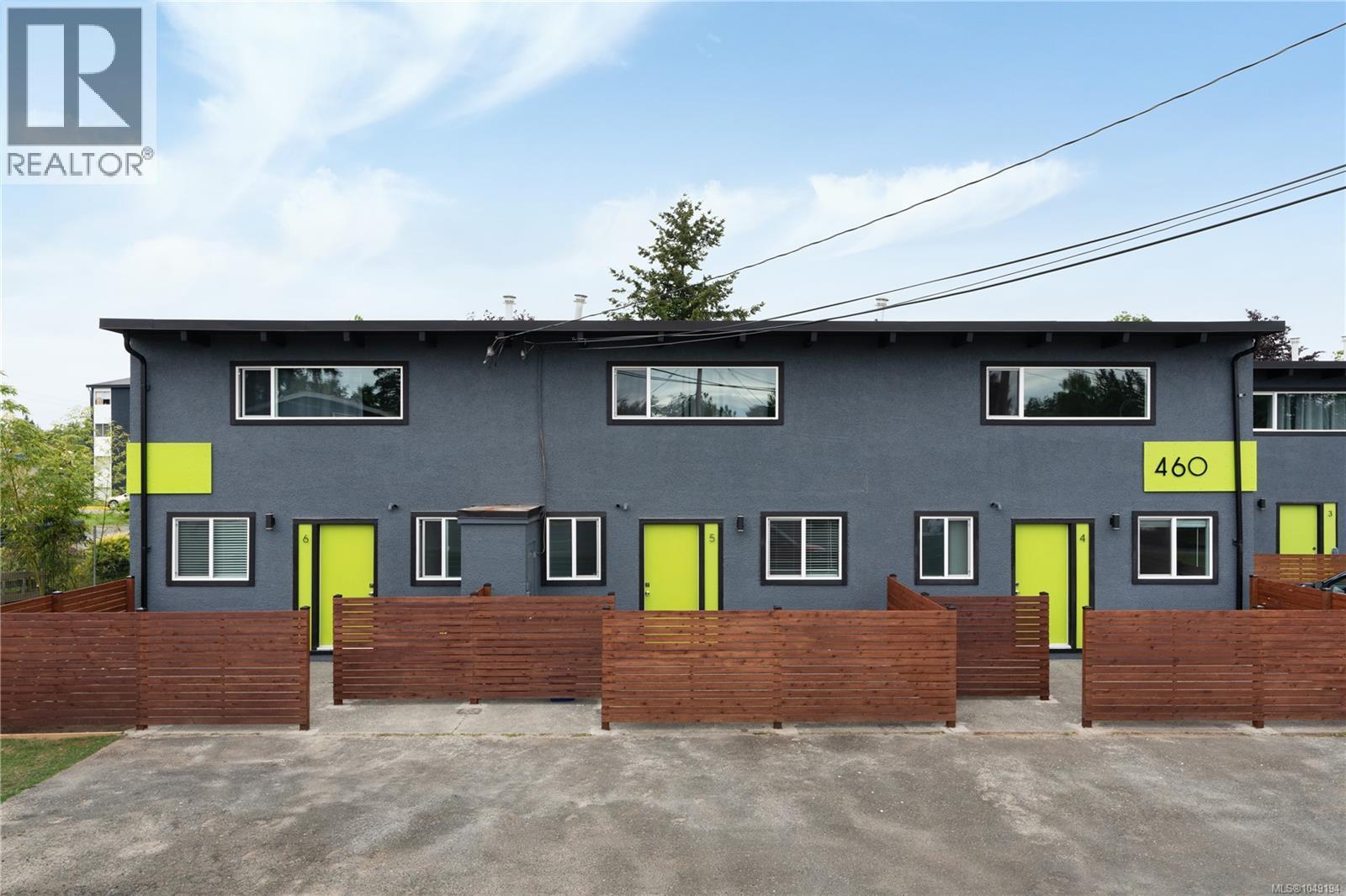 460/470 Dogwood St - 1