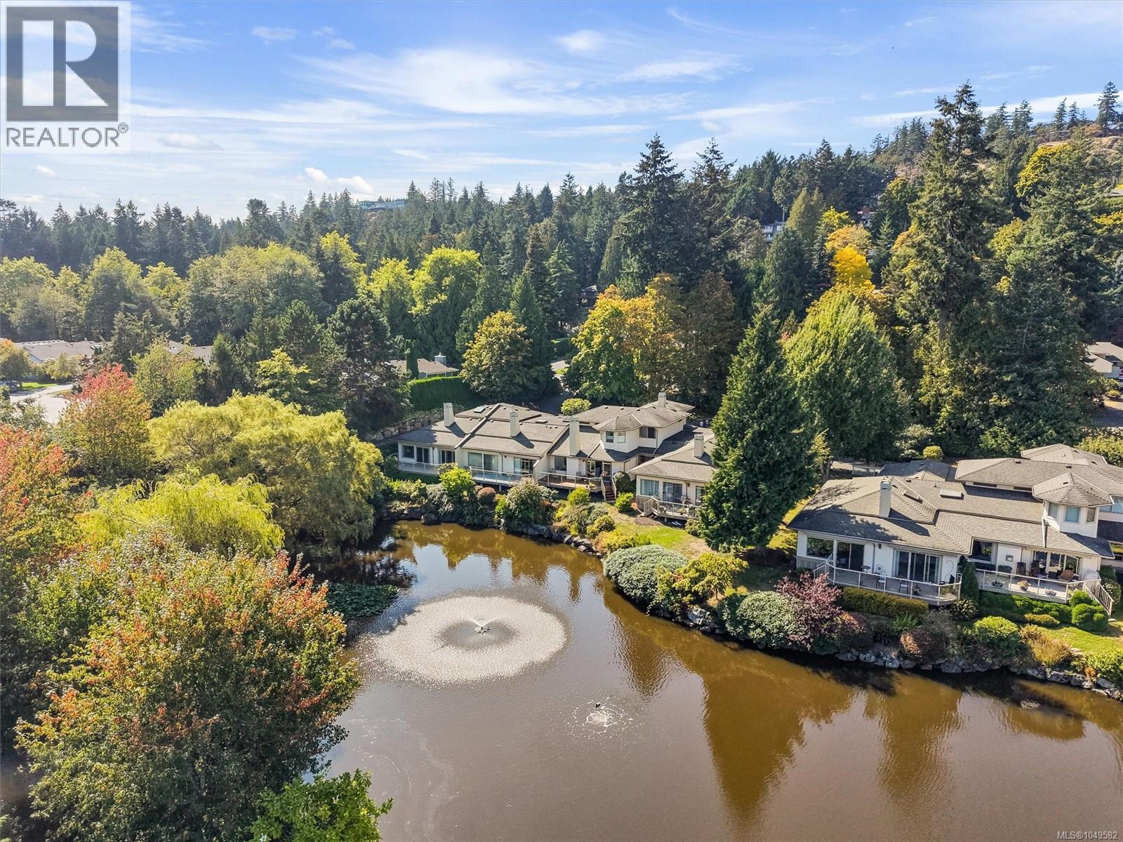 3 4701 Lochside Drive, Saanich