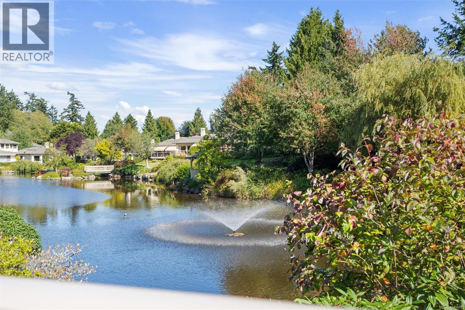 3 4701 Lochside Drive, Saanich