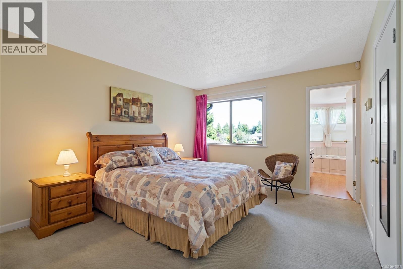 3 4701 Lochside Drive, Saanich