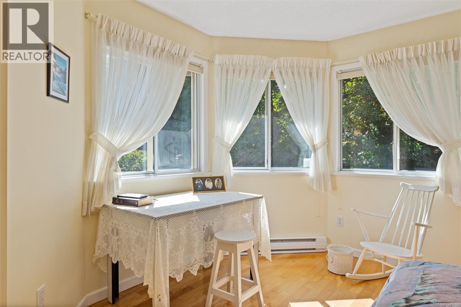 3 4701 Lochside Drive, Saanich